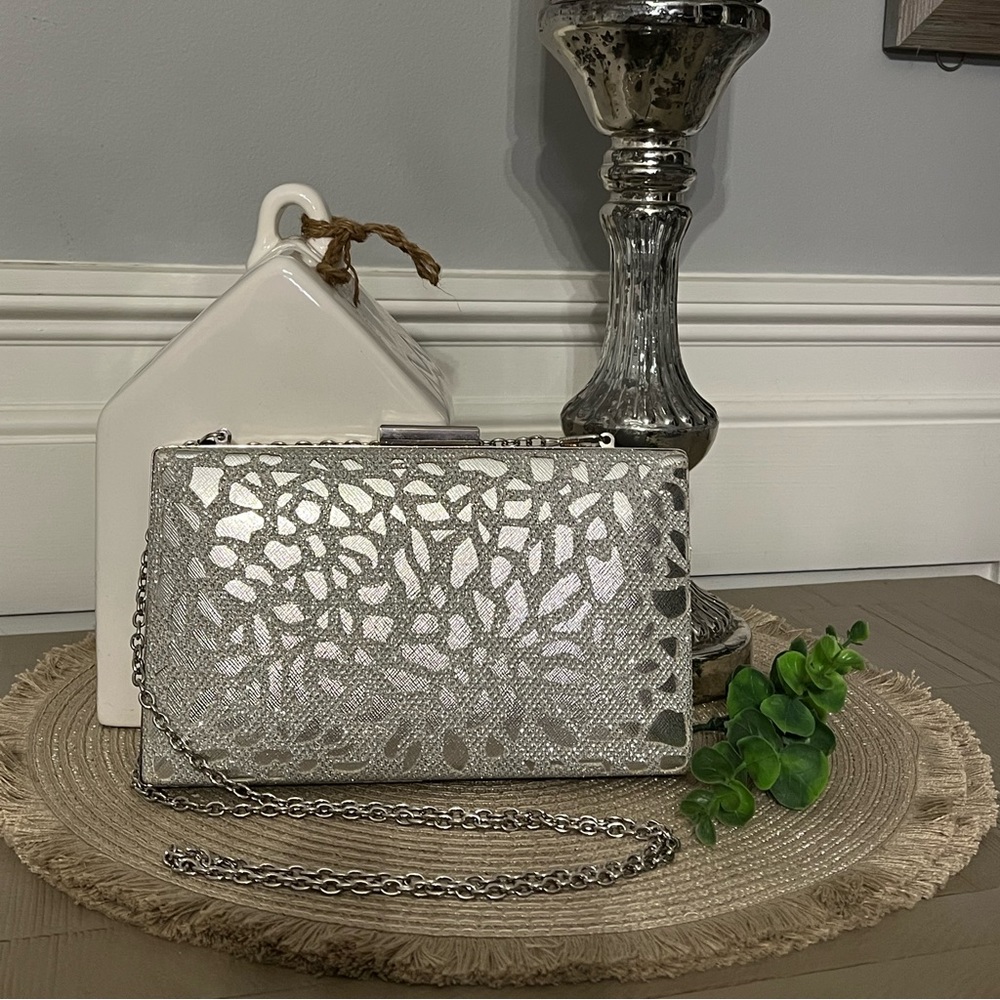 ⚪️⚪️Silver Dress Clutch/Shoulder Bag⚪️⚪️